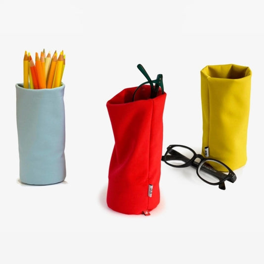 Drei Brillenbehälter aus Microfleece in Rot, Blau und Gelb - stylische Organizer für Brillen und Accessoires