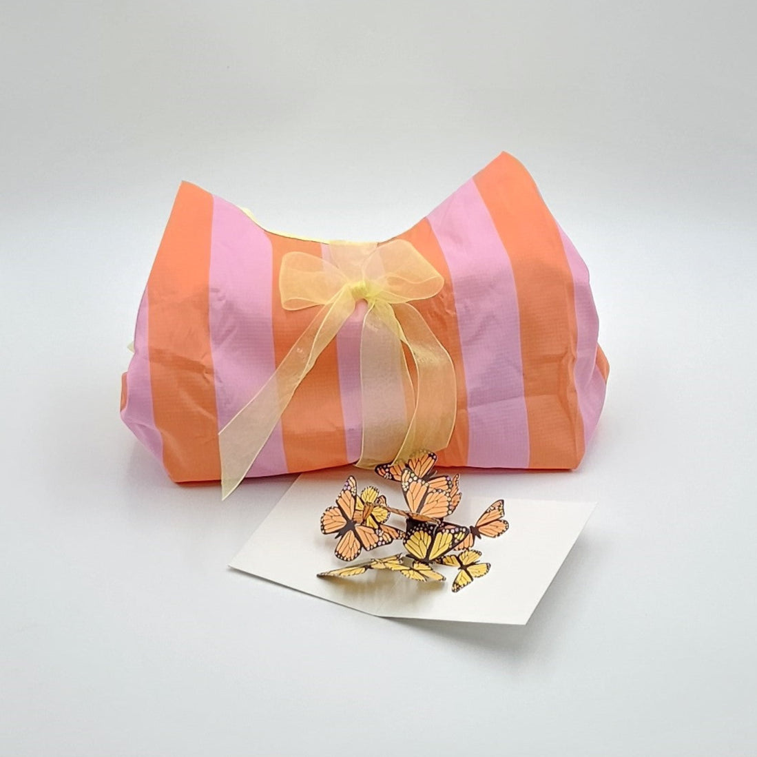 Sommerbegleiter Geschenktasche mit gelber Schleife