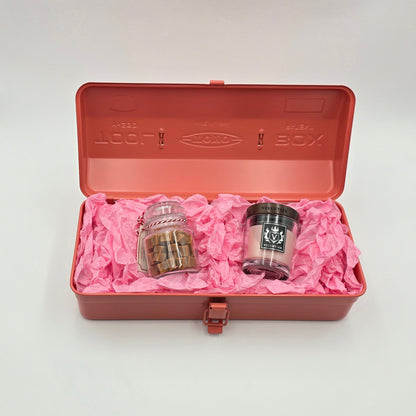 Caramel Kisses Geschenkbox mit dem Inhalt für einen romantischen Abend, Rahmacarmel und Duftkerze