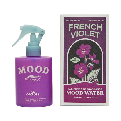 Collins Mood Water French Violet Raumspray und Verpackung in Violett – Hochwertiges Duftspray als edle Geschenkidee für Zuhause von Lovapres Schweiz.