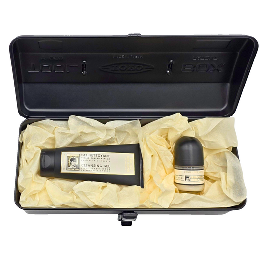 Fresh Start Geschenkbox für Männer in geöffneter Toyo Y-350 Toolbox mit 3-in-1 Duschgel und Deo.
