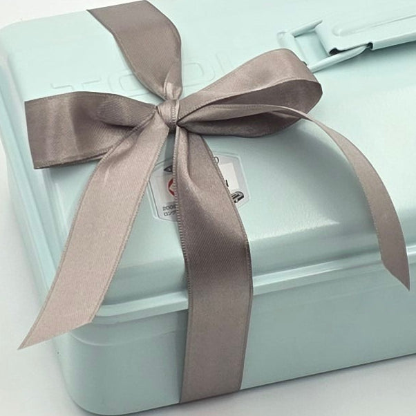 Geschenkbox mit eleganter Schleife