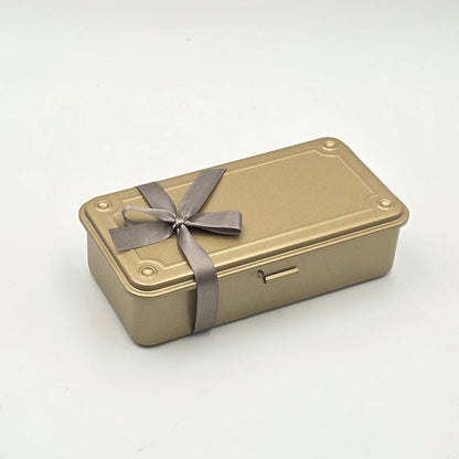 Goldene Toyo T-190 Geschenkbox mit Schleife