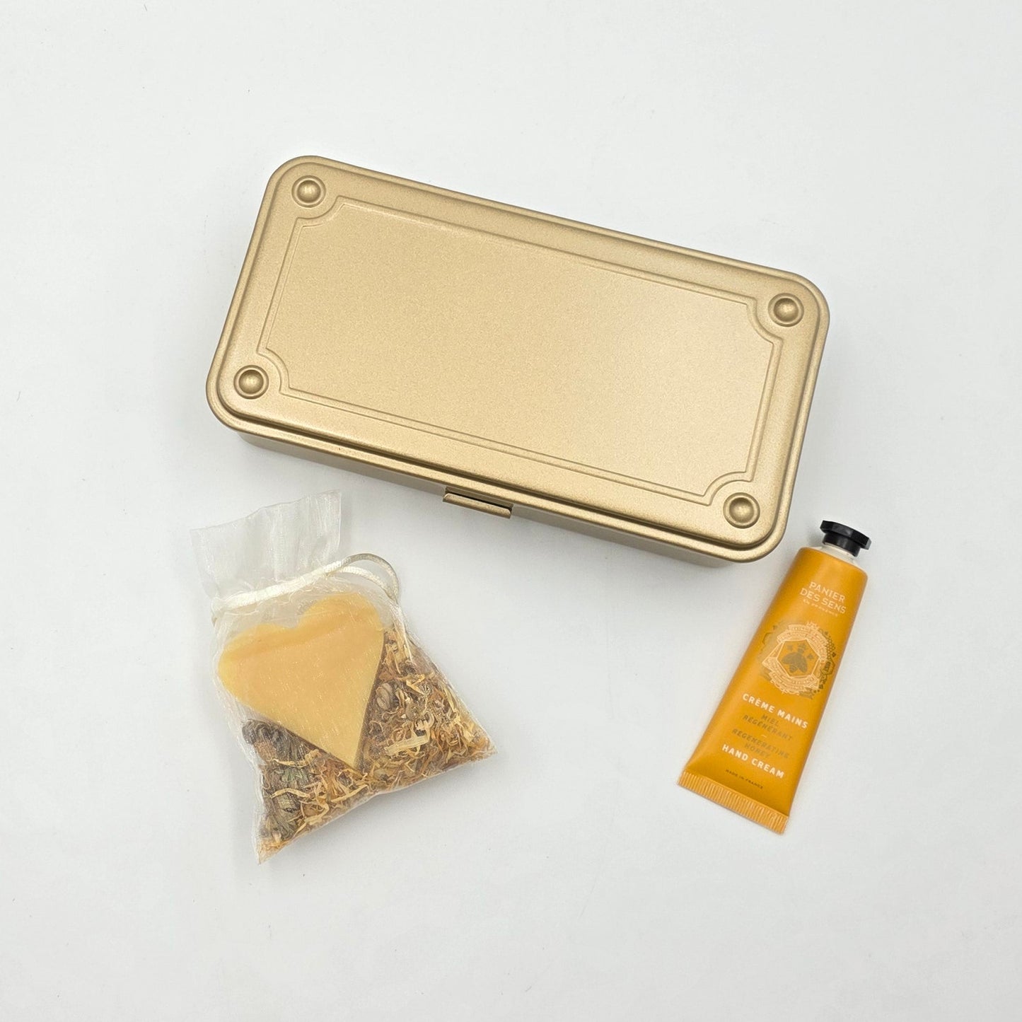 Gold & Honey Geschenkbox für Frauen mit Honig Handcreme, Herzseife und goldener Metallbox