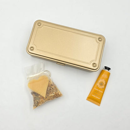 Gold & Honey Geschenkbox für Frauen mit Honig Handcreme, Herzseife und goldener Metallbox