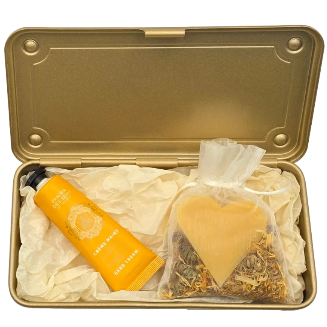 Geschenkbox für sie mit Honig Handcreme und Herzseife in goldener Aufbewahrungsbox