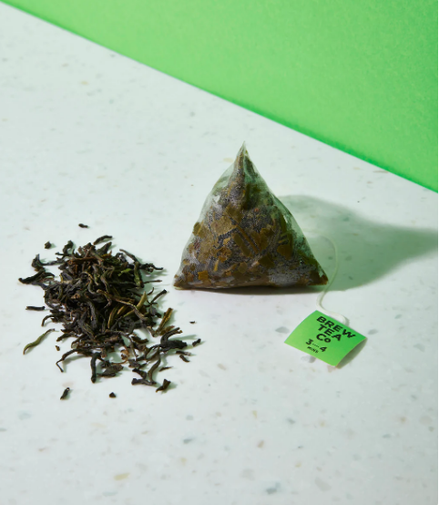 Grüner Yunnan Tee verpackt in plastikfreien Teebeuteln