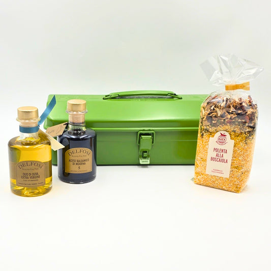 Italienisches Feinkost Geschenkset mit Polenta, toskanischem Olivenöl und Balsamico in wiederverwendbarer Toyo Werkzeugbox für die Küche